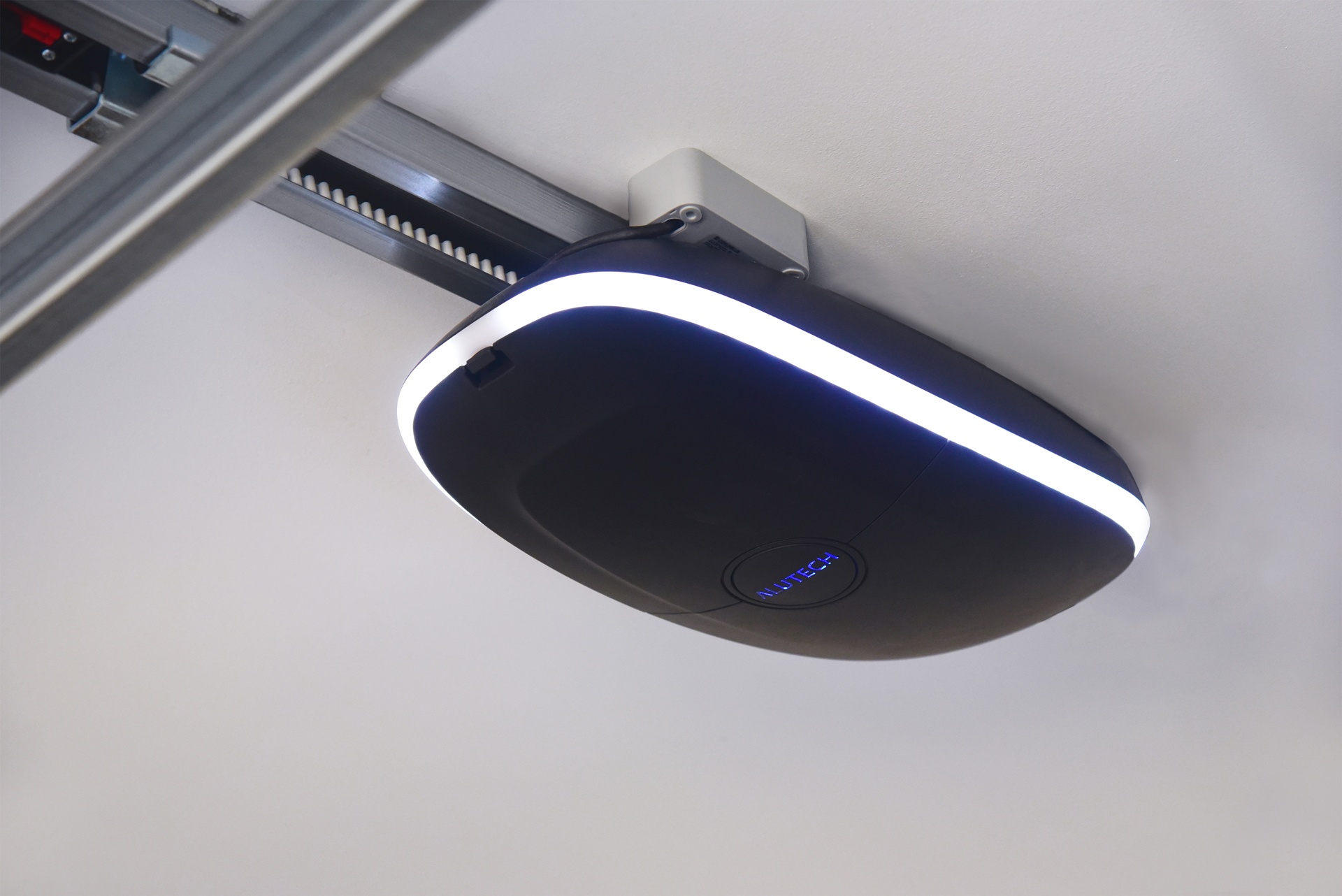 Alutech LGR-3600B Рейка приводная цельная с зубчатым ремнем
